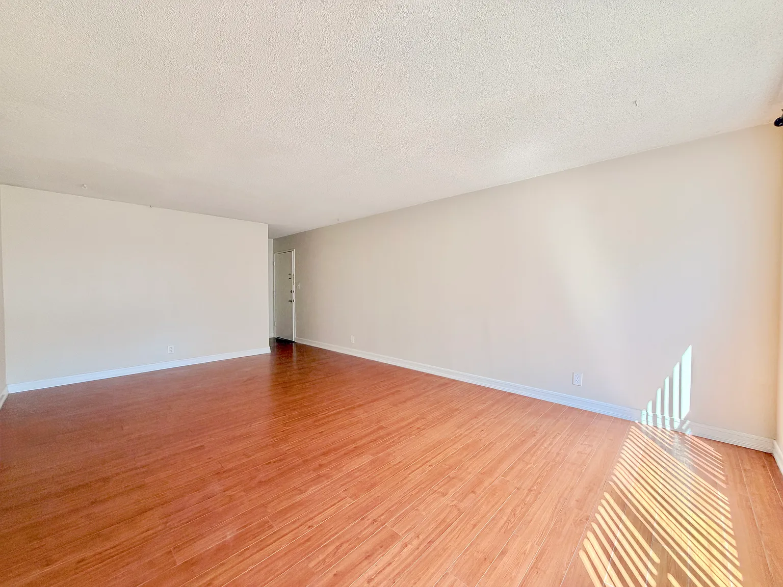1 bed, 700 sqft, $2,095 — Photo 3