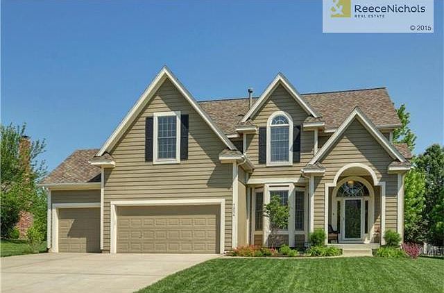 FABULOUS open 2 sty on cul de sac lot.
