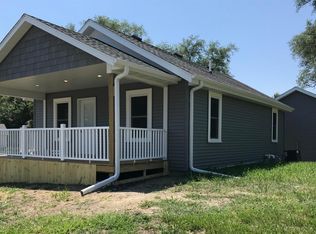 301 N 7th St, Chariton, IA 50049