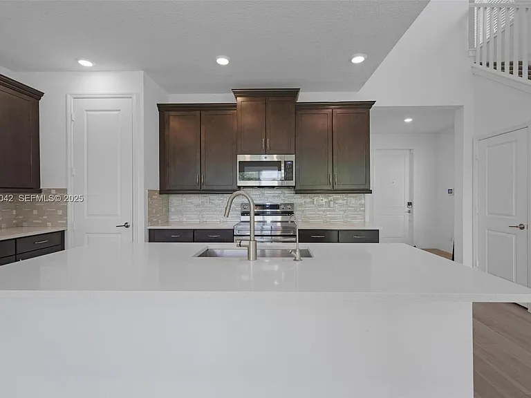 4317 Lago Vista Dr — Photo 7