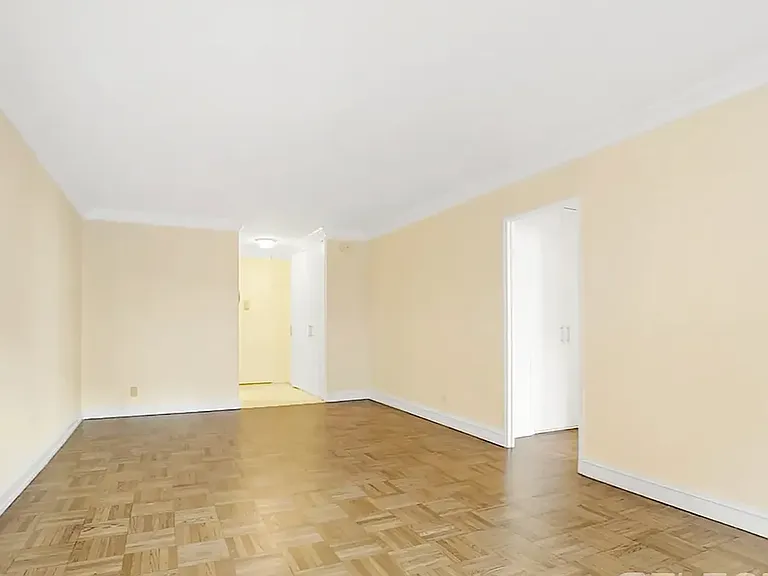 888 8th Ave #15O — Photo 4