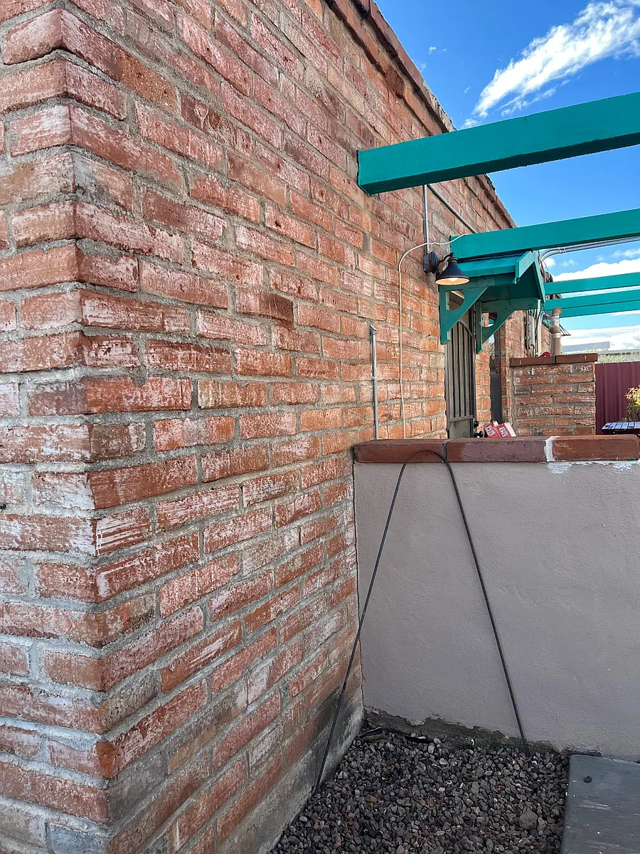 Building Photo - 1152 E Winnie Pl
