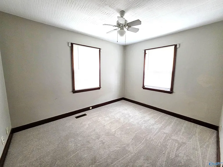 2007 Vanderbilt Cir SW — Photo 10
