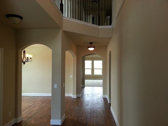 5th image of 7907 Meadow Glen Dr
