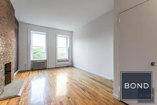 Rented by Bond New York | media 22