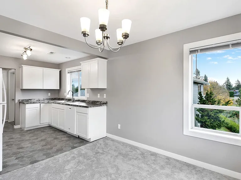 521 Main Pl — Photo 12