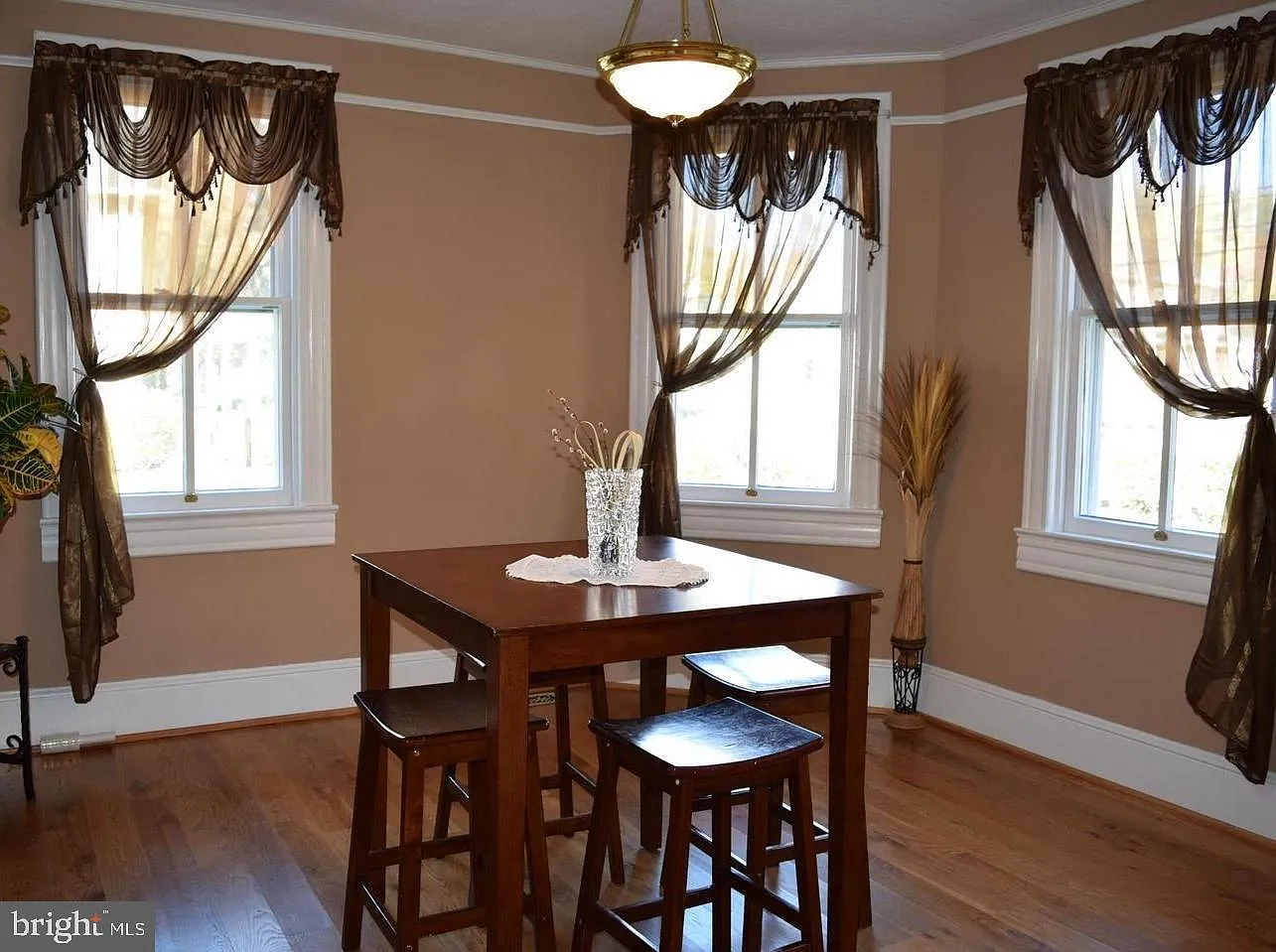 3 bed, 2496 sqft, $3,000 — Photo 4