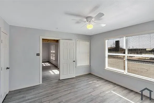 305 N Robinson St #C — Photo 9