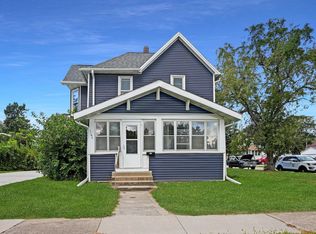 1103 State St, Cedar Falls, IA 50613