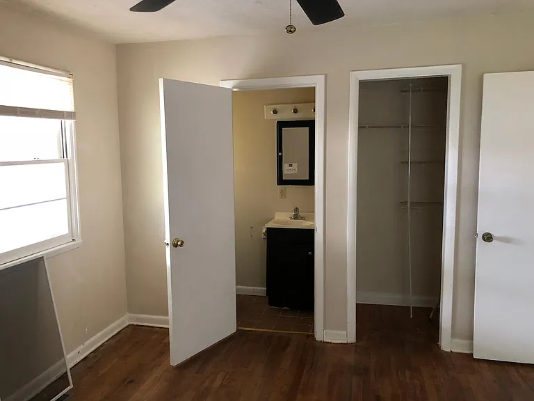 10211 Stephens Pond Dr — Photo 5