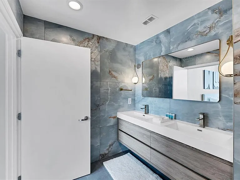 525 E Jackson St #705 — Photo 20