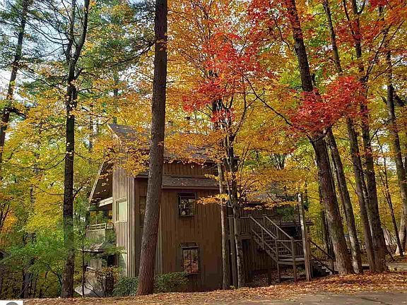 2nd image of 37 Hawks Nest #37