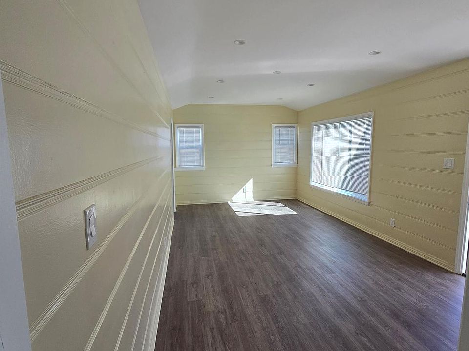 1st image of 14024 Kornblum Ave #1/2