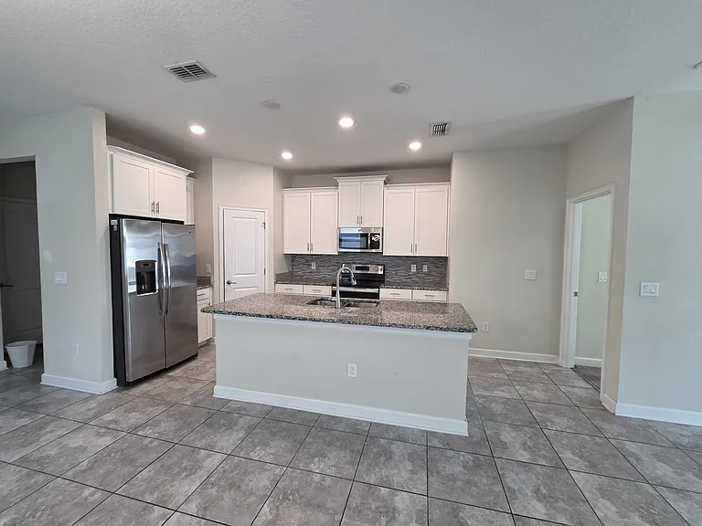 4618 Saint Bernard Dr — Photo 5