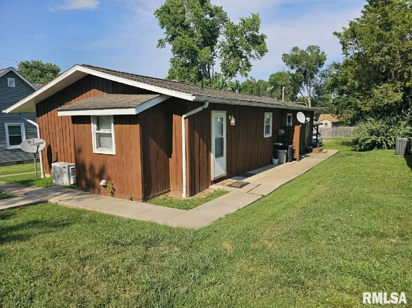 504 S 18th St, Herrin, IL 62948