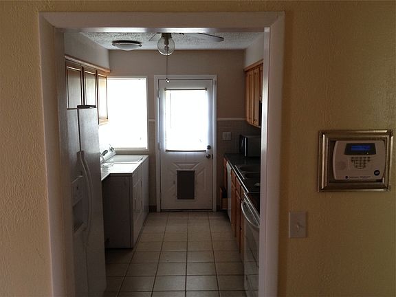 3rd image of 704 Terry Dr