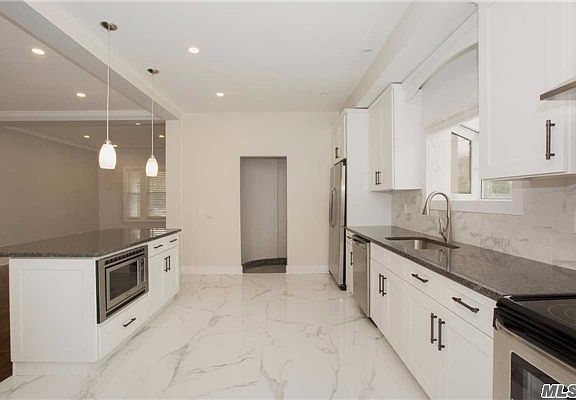 4th image of 1 Woods Ave