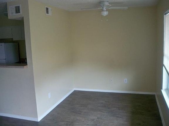 4th image of 4602 Columbia Ave APT 313