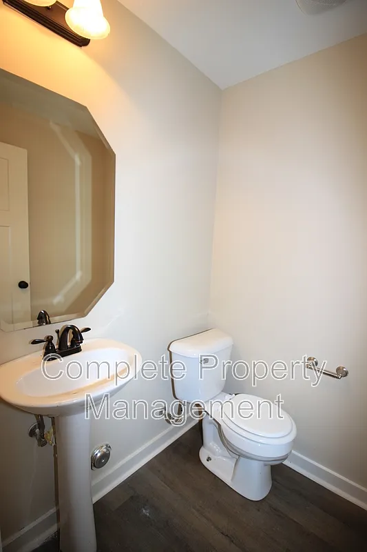 4 bed, 2.5 bath, 1780 sqft, $1,850 — Photo 4