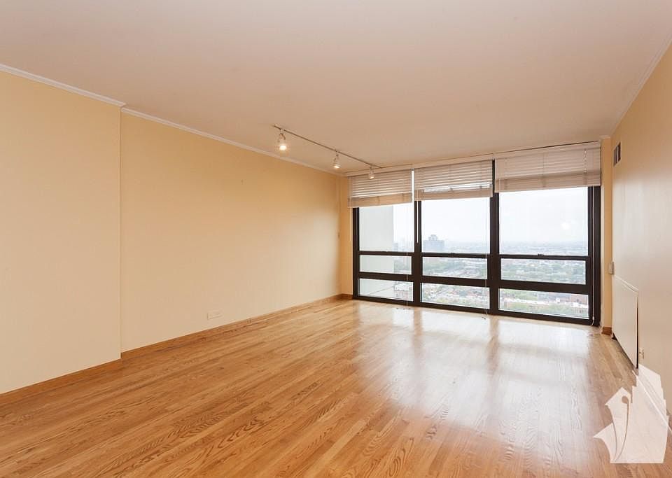 1st image of 1640 N Wells St #3208
