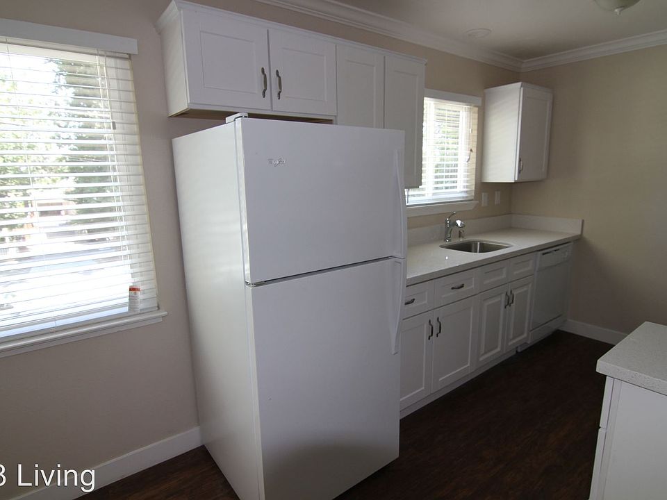 1st image of 555 S 8th St APT 04