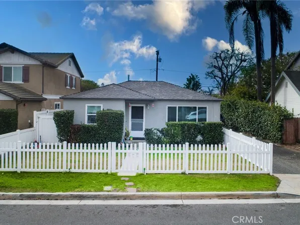 313 Rochester St, Costa Mesa, CA 92627