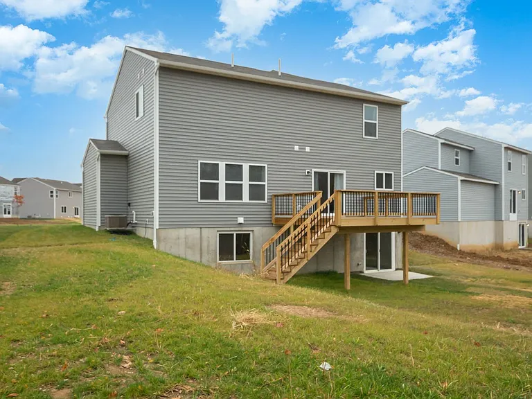 5762 Azra Ct — Photo 24