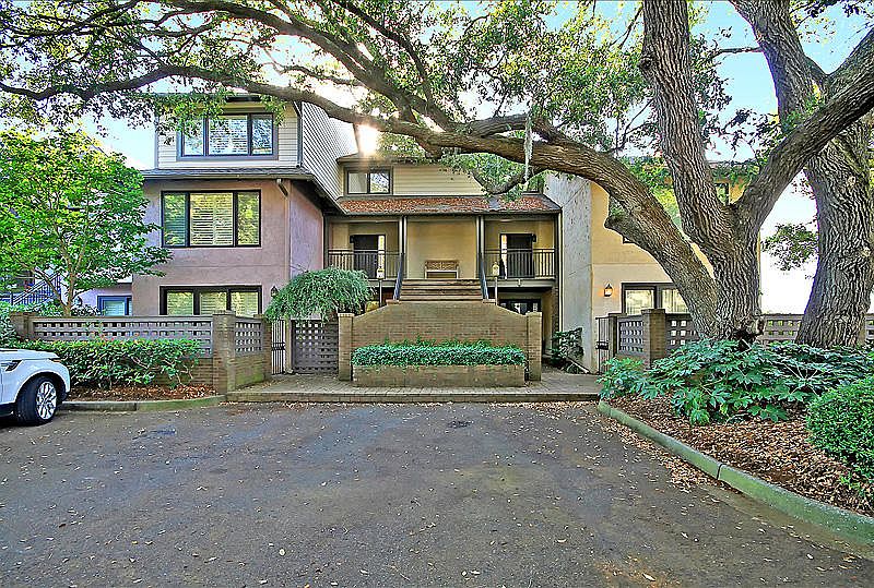 2nd image of 1961 Marsh Oak Ln
