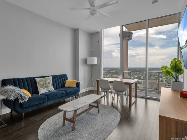 610 E Market St #2713, San Antonio, TX 78205