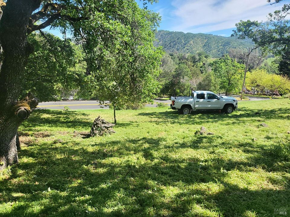 1st image of 10 Ridgecrest Drive