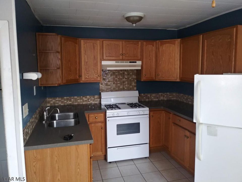 306 Blair St Hollidaysburg PA Zillow