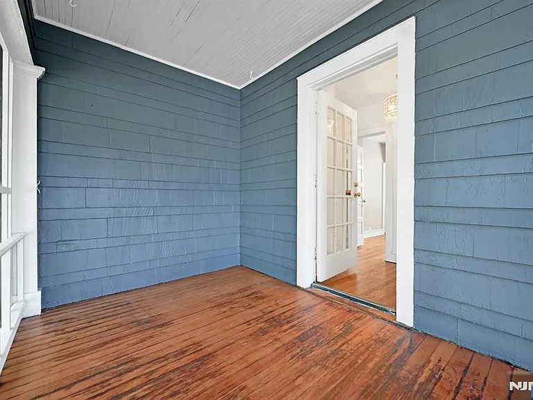 304 Midland Ave #1 — Photo 24