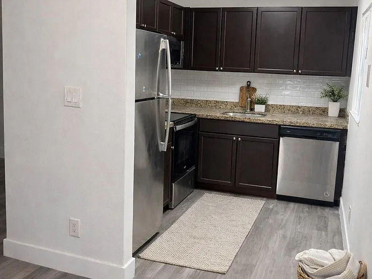 1120 Meadows Cir #1120 — Photo 2