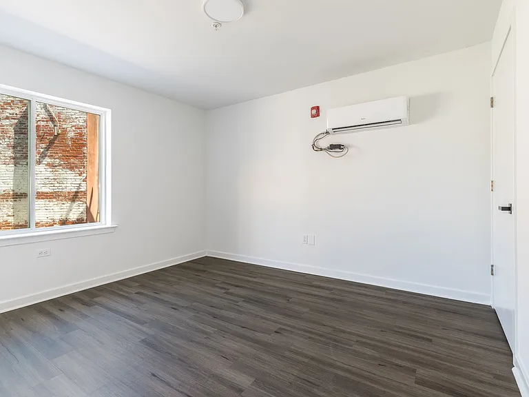 3003 Glenwood — Photo 164