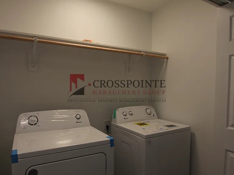 1927 Lindbergh Dr #301 — Photo 16