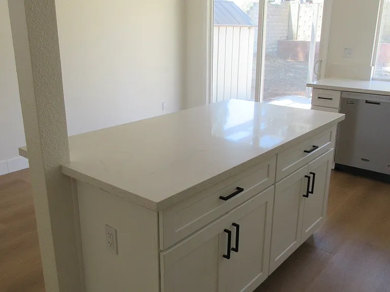 1052 W Quince St — Photo 13