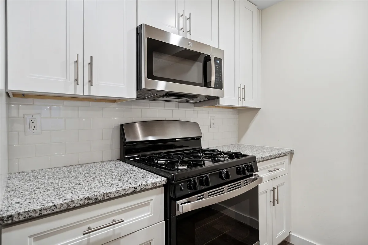 Building Photo - 1502 N Randolph St #10B