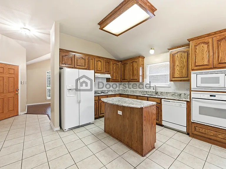 15809 Ducote Dr — Photo 12