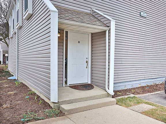 3rd image of 184 Brandywine Dr APT H