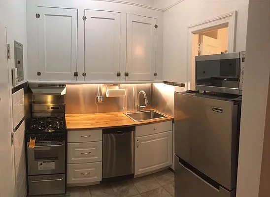 Rented by Kain Realty | media 9