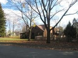 22 Valley View Rd, Watchung, NJ 07069