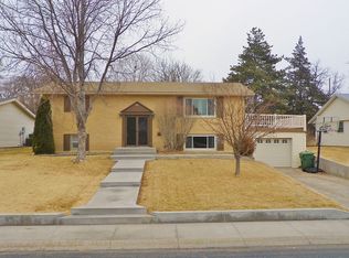 1035 N Brookside Dr, Colby, KS 67701