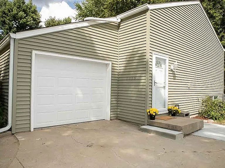 1st image of 2036 Shirley Ln