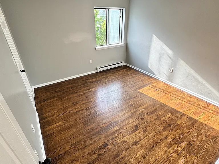 32 Old Foxon Rd #42 — Photo 3