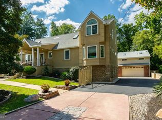 120 S Sproul Rd, Broomall, PA 19008