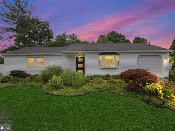 64 Misty Morn Ln, Ewing, NJ 08638