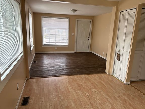 2nd image of 1521 Cass St