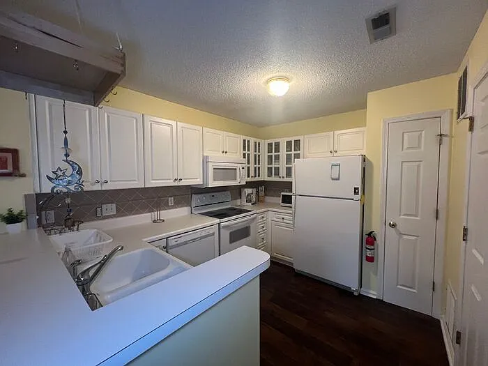 4158 Breezewood Dr #101 — Photo 13