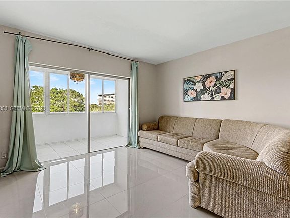 4th image of 4200 Hillcrest Dr APT 406