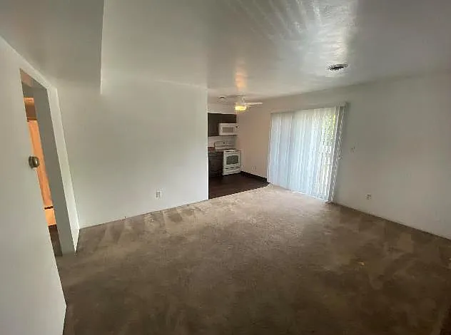 101 Wildwood Dr #4 — Photo 2